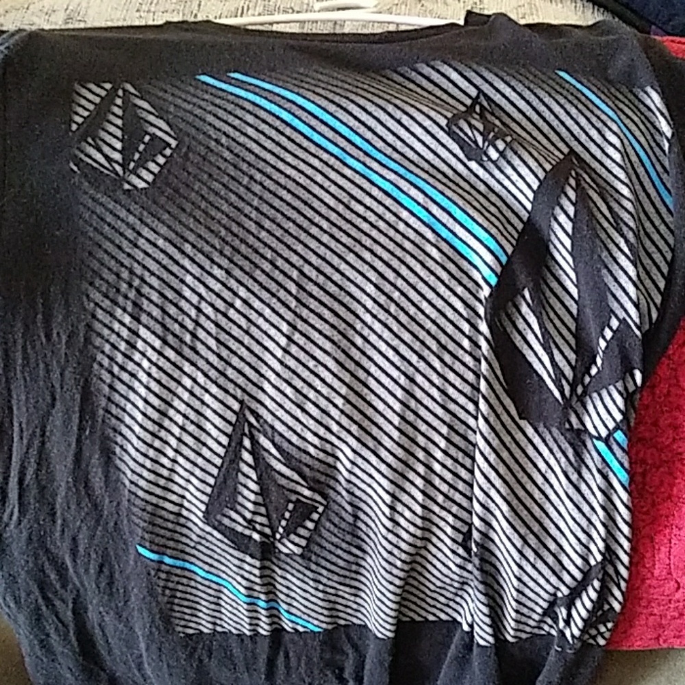 Medium volcom t-shirt